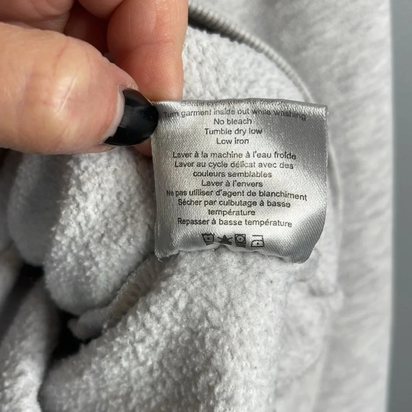 VINTAGE Harvard University Veritas Sheild Crimson Graphic Logo Sweatshirt Size L - Picture 10 of 12